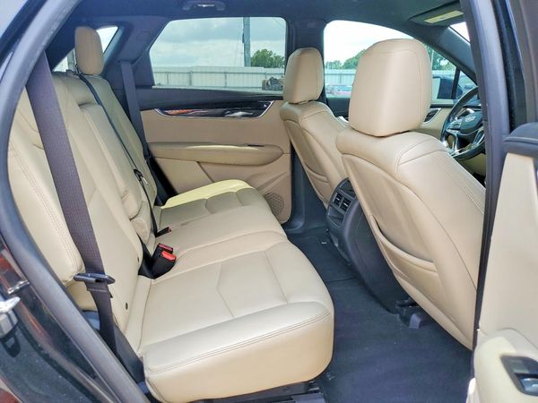2017 CADILLAC XT5