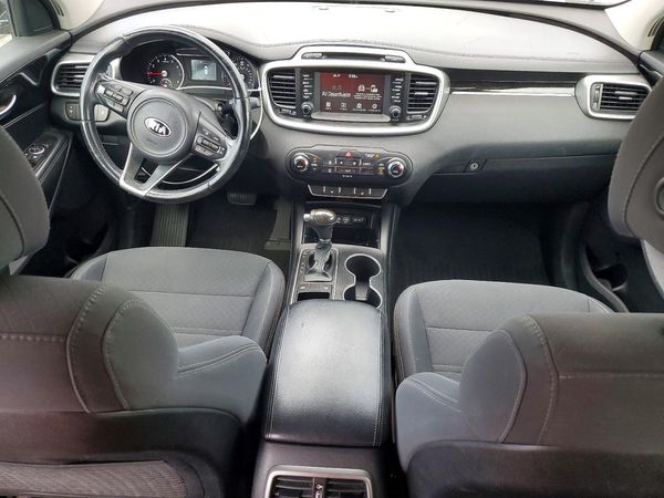 2017 KIA SORENTO L, LX