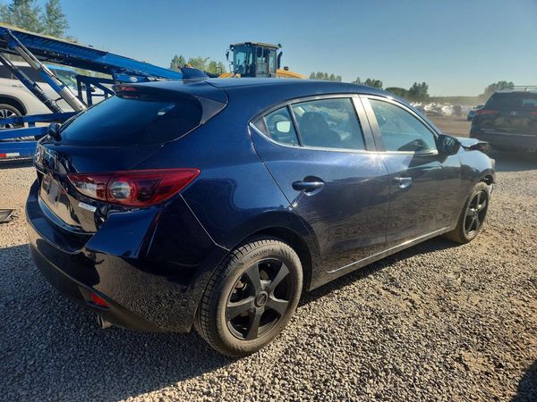 2015 MAZDA 3