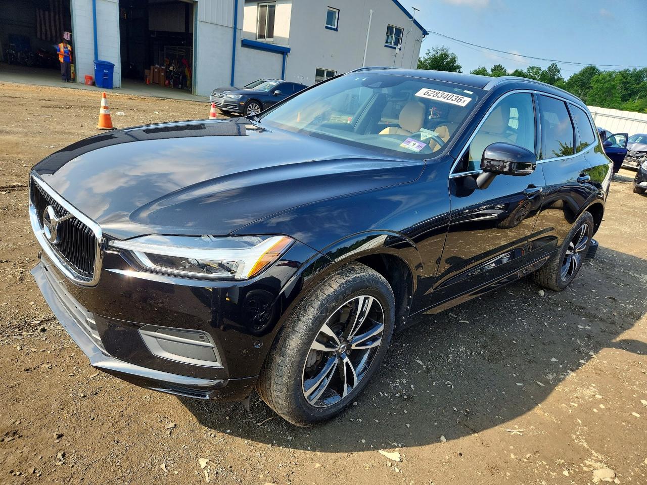 2019 VOLVO XC60 Momentum