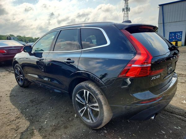 2019 VOLVO XC60 Momentum