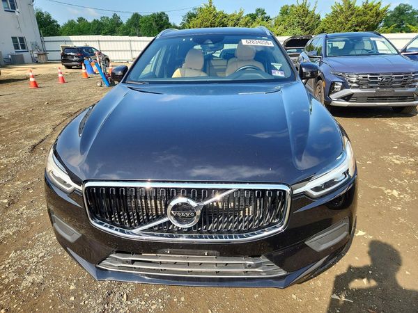 2019 VOLVO XC60 Momentum
