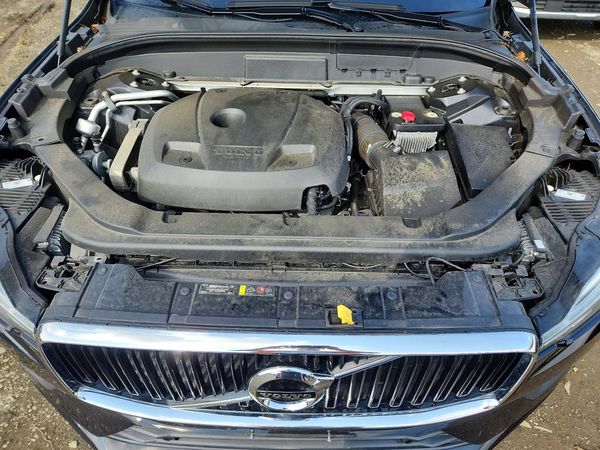 2019 VOLVO XC60 Momentum