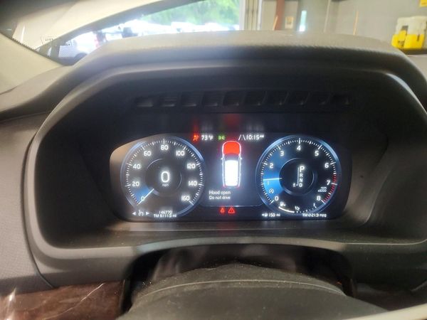 2016 VOLVO XC90 SV42 Momentum