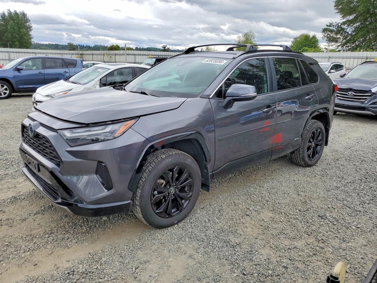2022 TOYOTA RAV4 SE