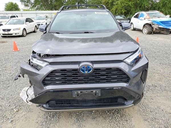 2022 TOYOTA RAV4 SE