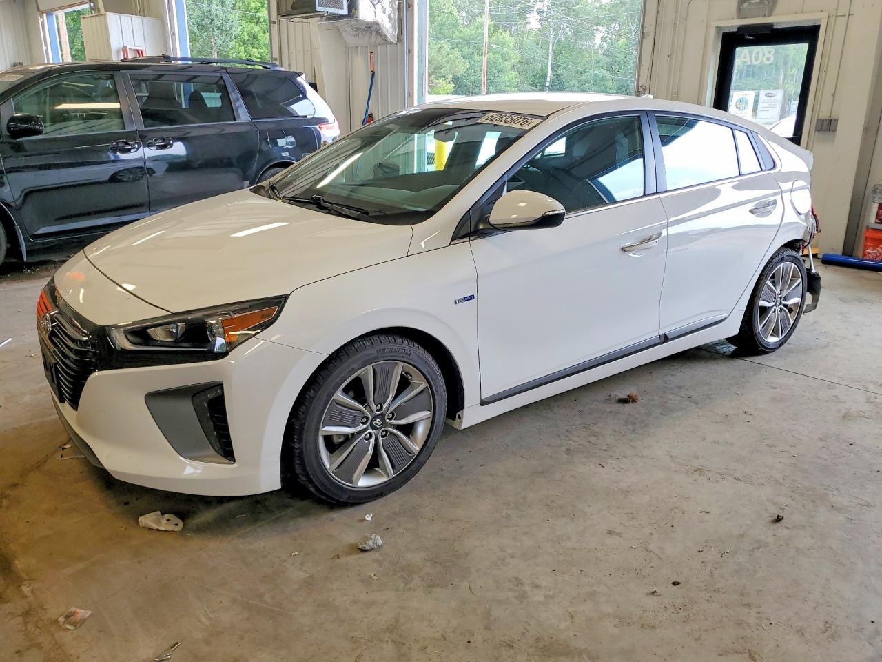 2018 HYUNDAI IONIQ Limited (HEV)