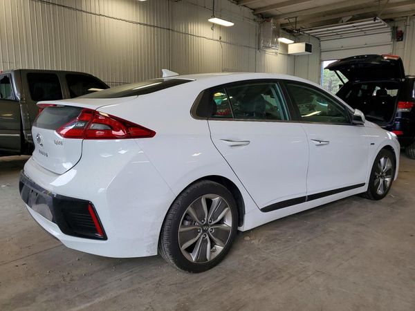 2018 HYUNDAI IONIQ Limited (HEV)