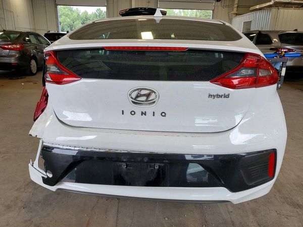 2018 HYUNDAI IONIQ Limited (HEV)