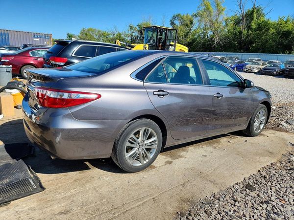 2016 TOYOTA CAMRY