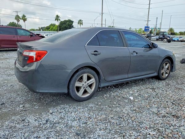2013 TOYOTA CAMRY