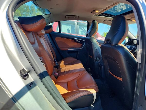 2012 VOLVO S60