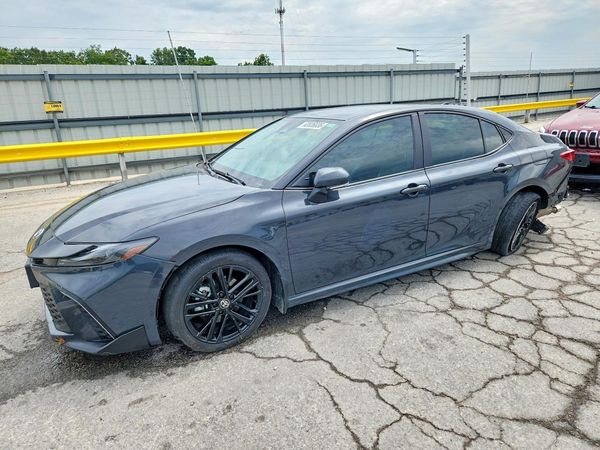 2025 TOYOTA CAMRY