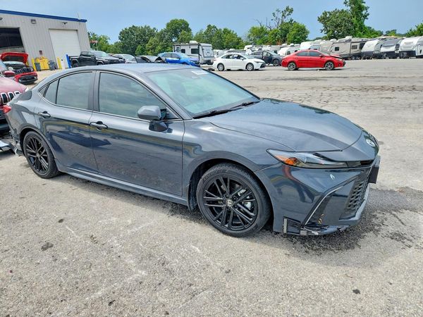 2025 TOYOTA CAMRY