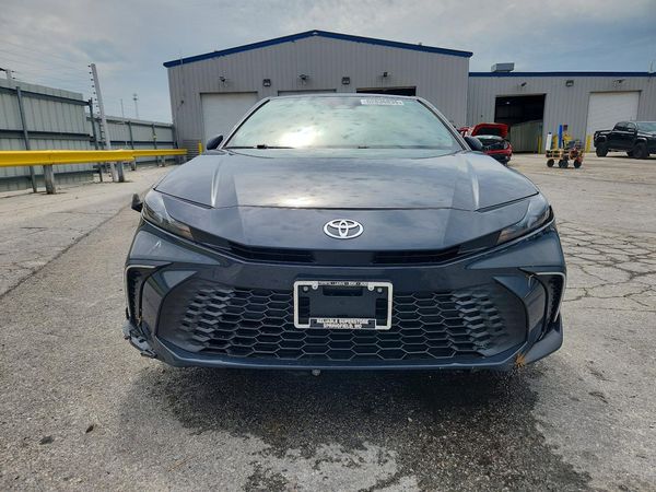 2025 TOYOTA CAMRY
