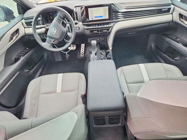 2025 TOYOTA CAMRY