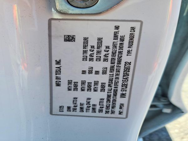 2025 TESLA MODEL 3 — VINS