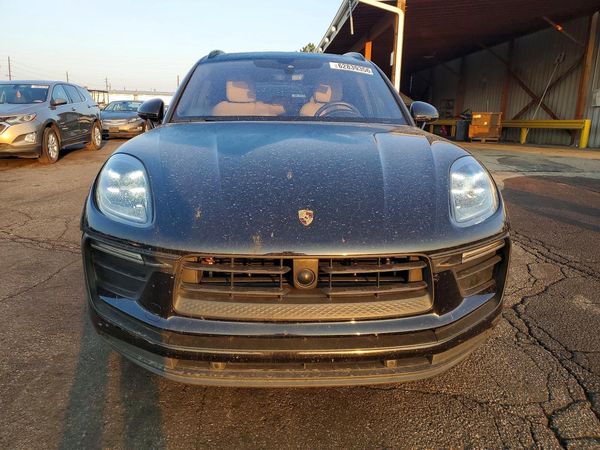 2024 PORSCHE MACAN