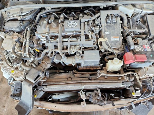 2021 TOYOTA COROLLA LE — Engine bay
