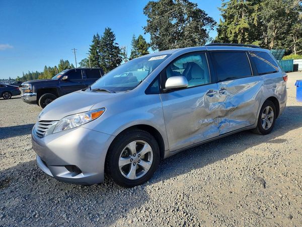 2017 TOYOTA SIENNA LE Mobility/LE