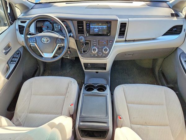 2017 TOYOTA SIENNA LE Mobility/LE