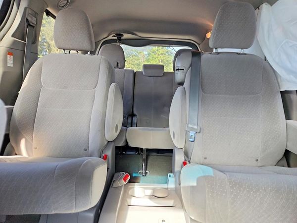 2017 TOYOTA SIENNA LE Mobility/LE