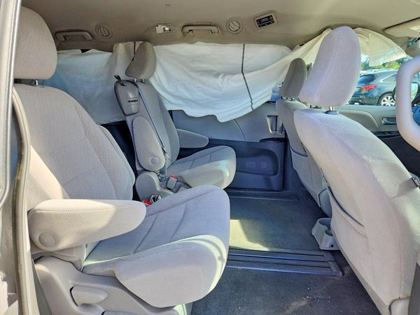 2017 TOYOTA SIENNA LE Mobility/LE