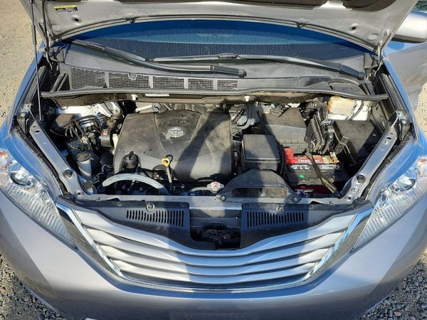 2017 TOYOTA SIENNA LE Mobility/LE