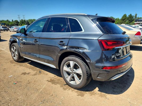 2024 AUDI Q5 quattro Premium Plus