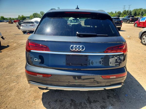 2024 AUDI Q5 quattro Premium Plus