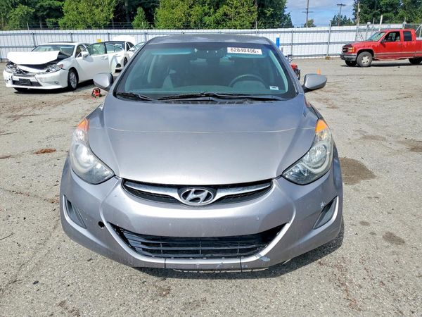 2013 HYUNDAI ELANTRA