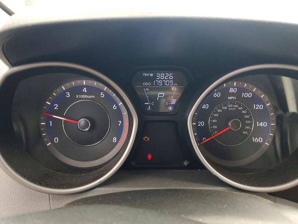2013 HYUNDAI ELANTRA