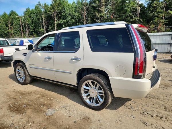2013 CADILLAC ESCALADE Platinum