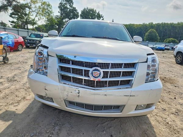 2013 CADILLAC ESCALADE Platinum