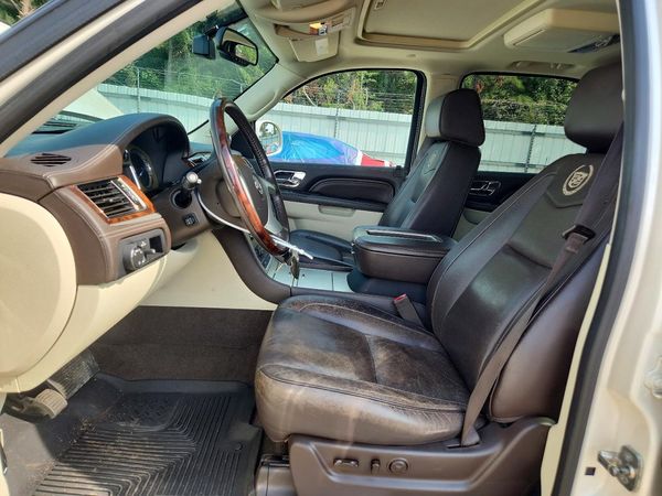 2013 CADILLAC ESCALADE Platinum