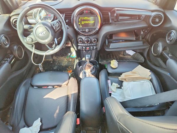 2015 MINI COOPER