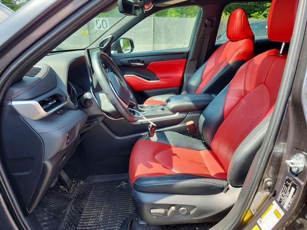 2022 TOYOTA HIGHLANDER XSE