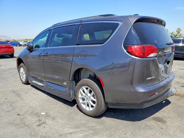 2021 CHRYSLER VOYAGER