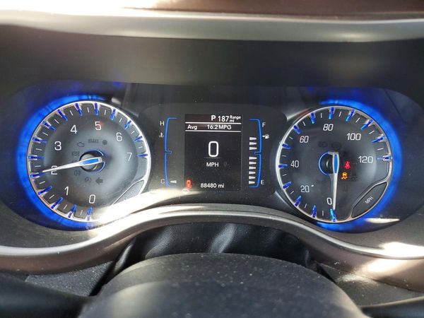 2021 CHRYSLER VOYAGER