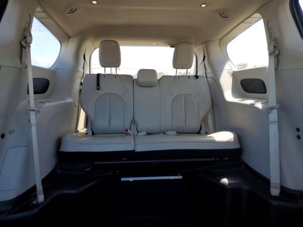 2021 CHRYSLER VOYAGER