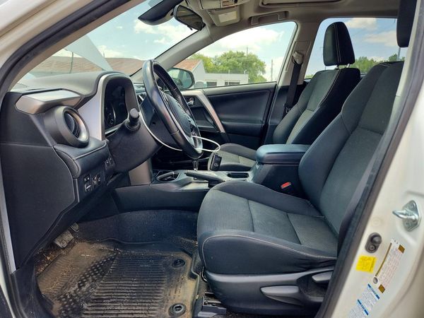 2017 TOYOTA RAV4 XLE