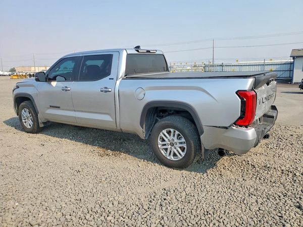 2023 TOYOTA TUNDRA SR5