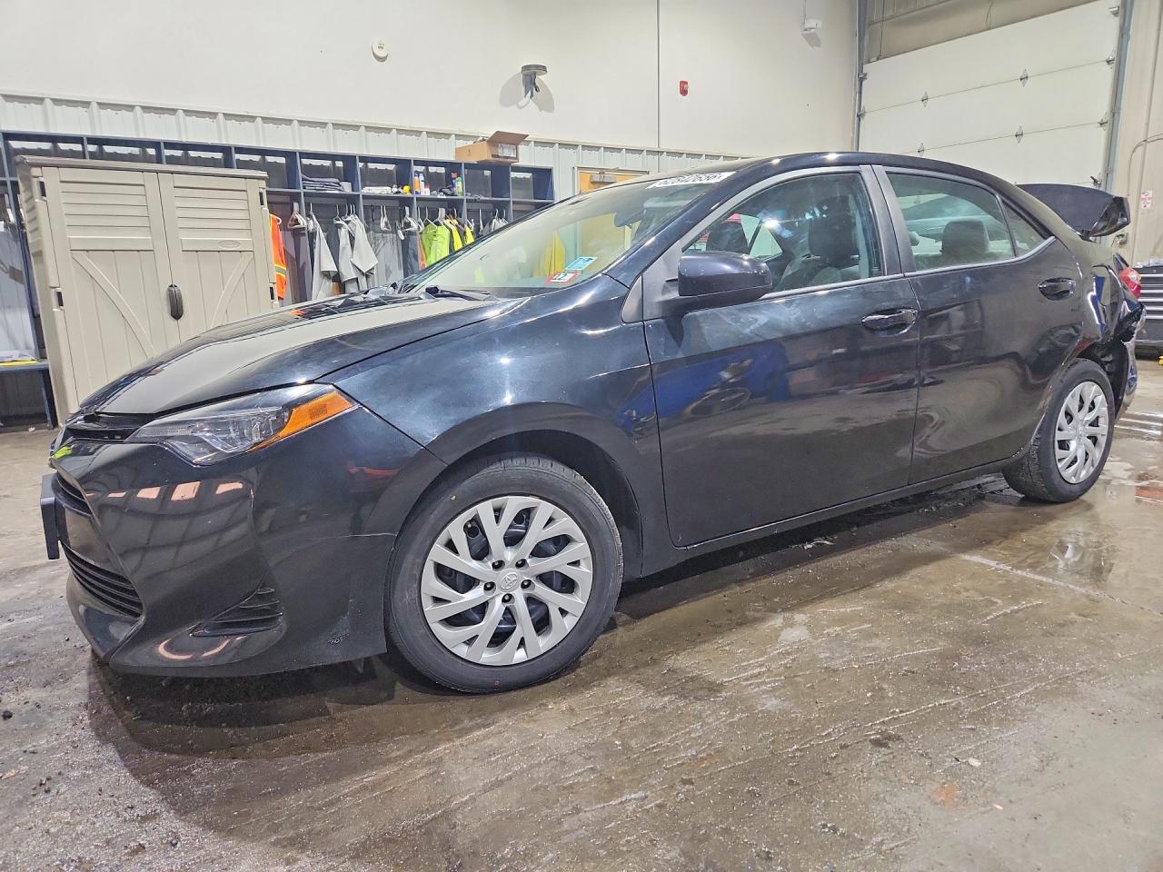 2018 TOYOTA COROLLA L/LE/SE/XLE/XSE — Front 3/4