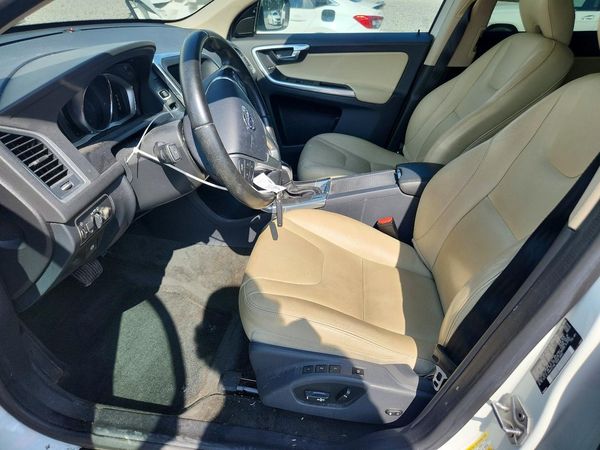 2016 VOLVO XC60 SV33 Premier