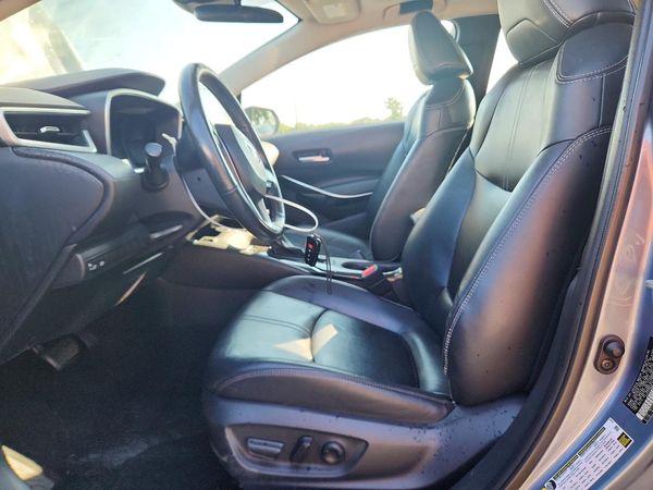 2020 TOYOTA COROLLA XLE