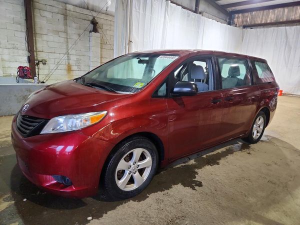 2015 TOYOTA SIENNA
