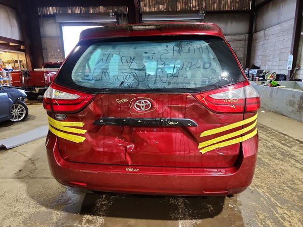 2015 TOYOTA SIENNA