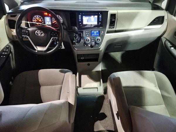 2015 TOYOTA SIENNA