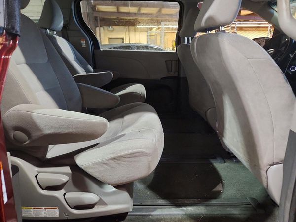 2015 TOYOTA SIENNA