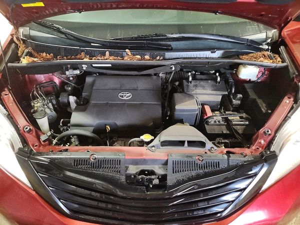 2015 TOYOTA SIENNA